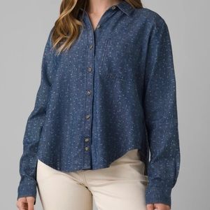 PrAna Washed Out Denim Button Down Shirt in Indigo Ditsy 100% Organic Cotton